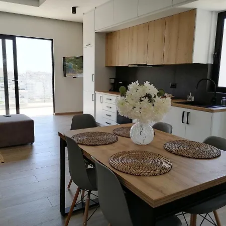 Bella Vista Penthouse Apartment *